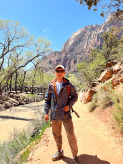 Bin Wang, a JILA alumnus of the Murane and Kapteyn research groups, discusses his journey after JILA